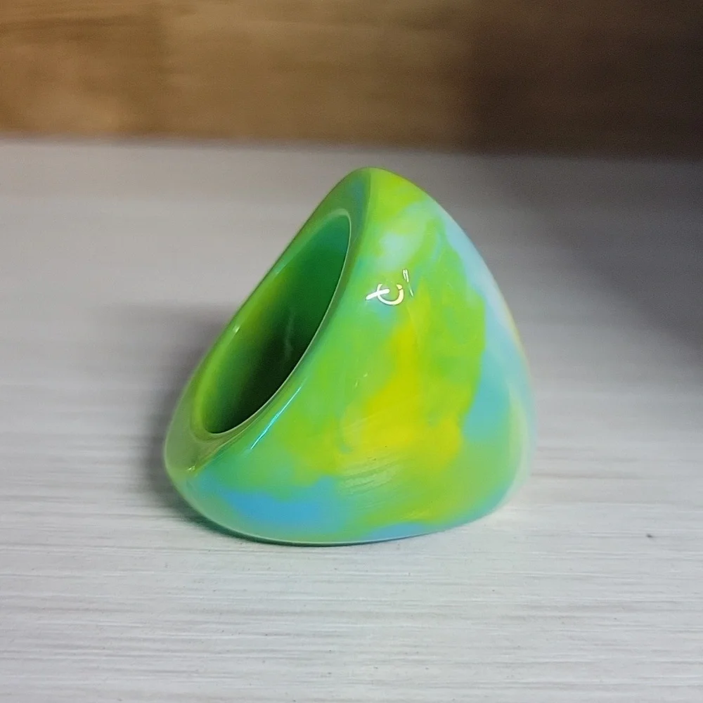 BLUE CITRON LIME SWIRL DOME STATEMENT RING